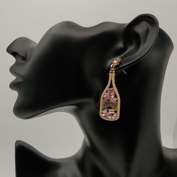 #ck1 BEAUTIFUL PINK CHAMPAGNE BOTTLE WITH CROWN LABEL COCKTAIL EARRINGS - Picture 2 of 7
